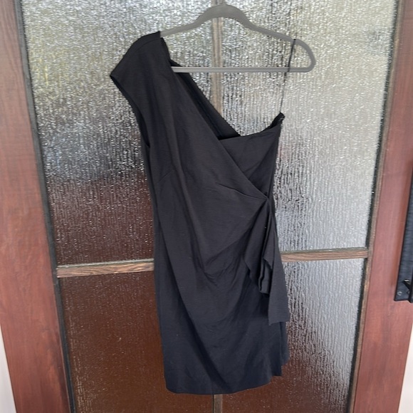 Victoria Beckham Black Asymmetrical Ruffled Cocktail Dress size 6 - Picture 5 of 12